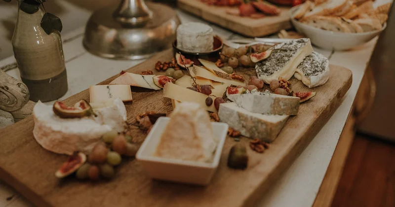 Quel fromage avec quelle charcuterie : les accords qui changent tout