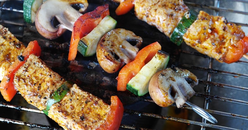 Comment remplacer la viande dans un plat familial sans fâcher personne